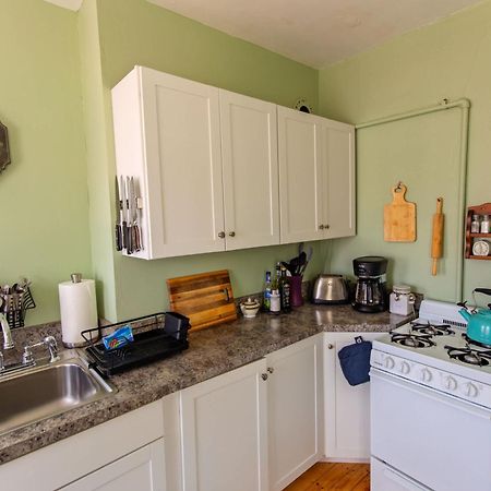 Centrally Located With Lake Views Burlington Eksteriør bilde