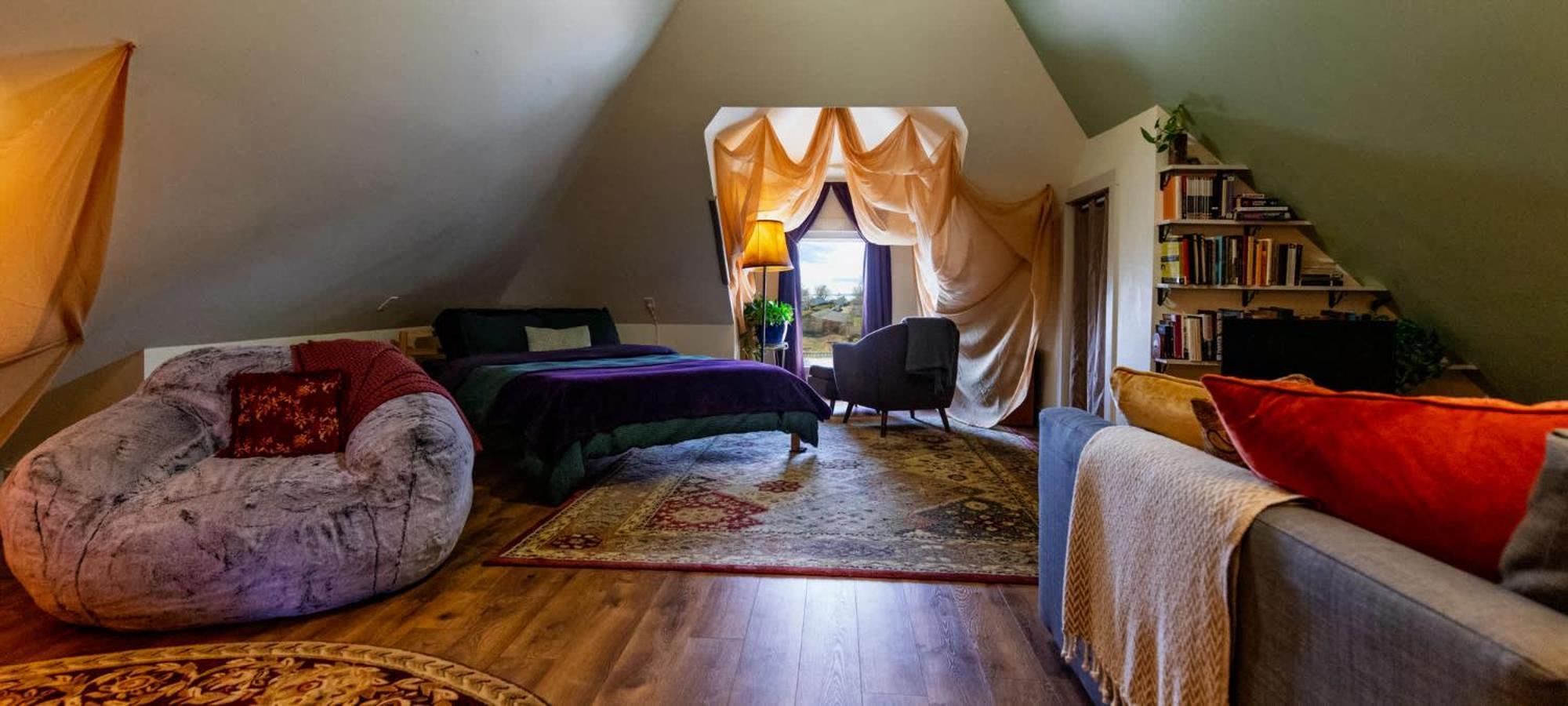 Centrally Located With Lake Views Burlington Eksteriør bilde